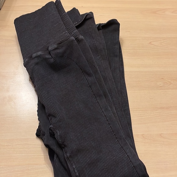 NWOT FP Happiness Runs Leggings - Picture 2 of 2